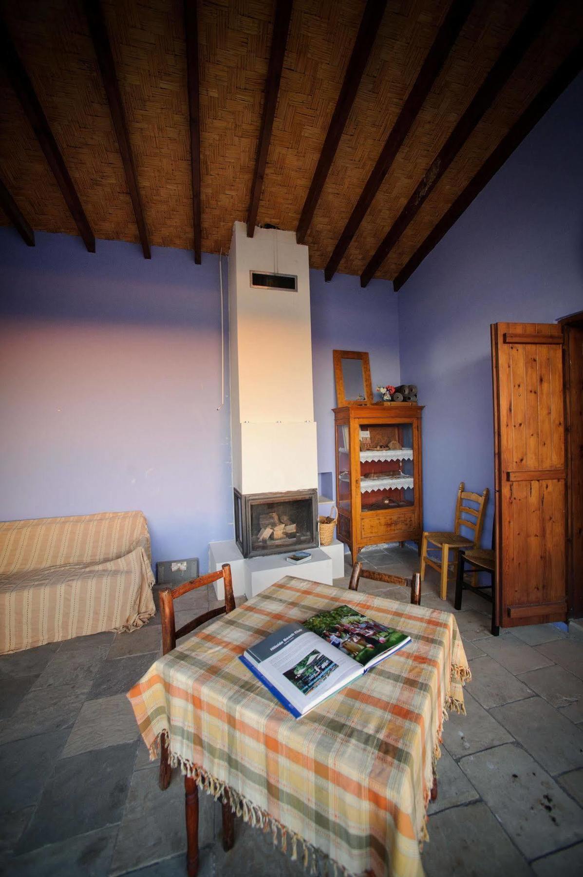 Teacher'S House Maroni Экстерьер фото