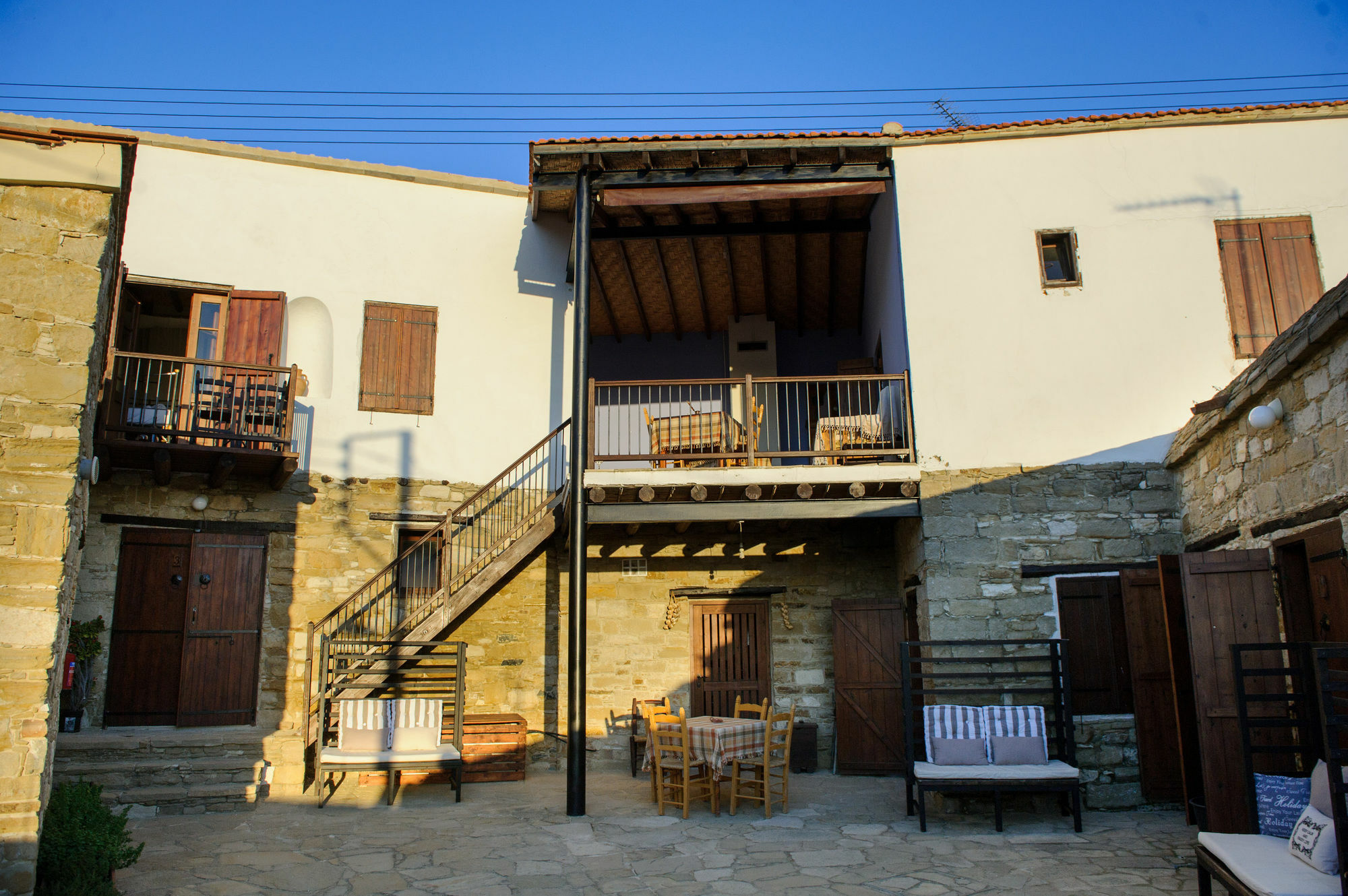 Teacher'S House Maroni Экстерьер фото